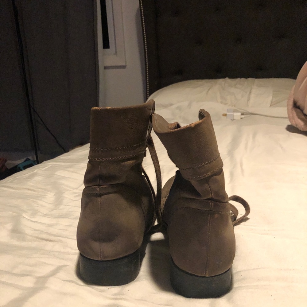 Boots - Picture 3 of 4